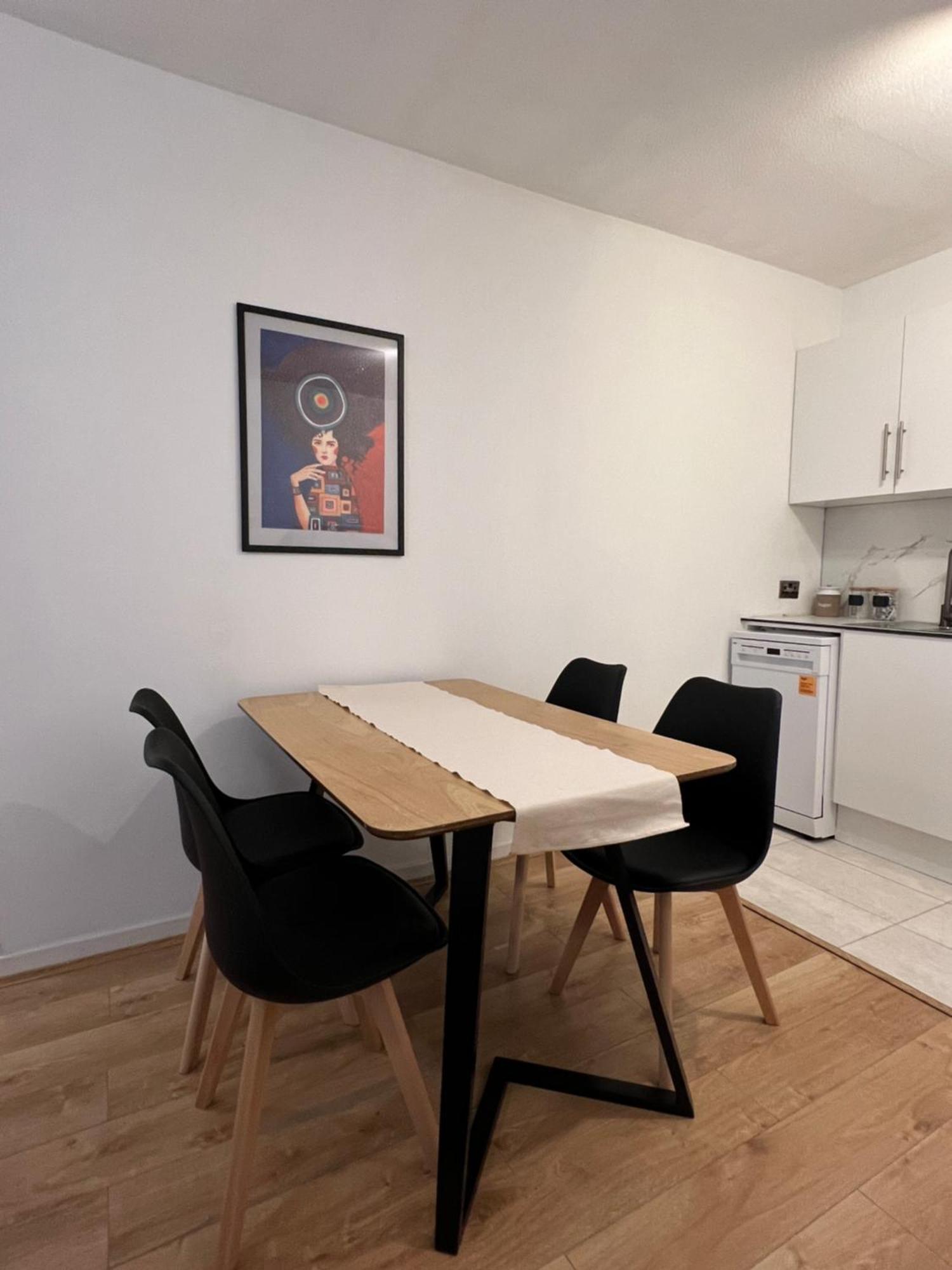 In Location Apartment London